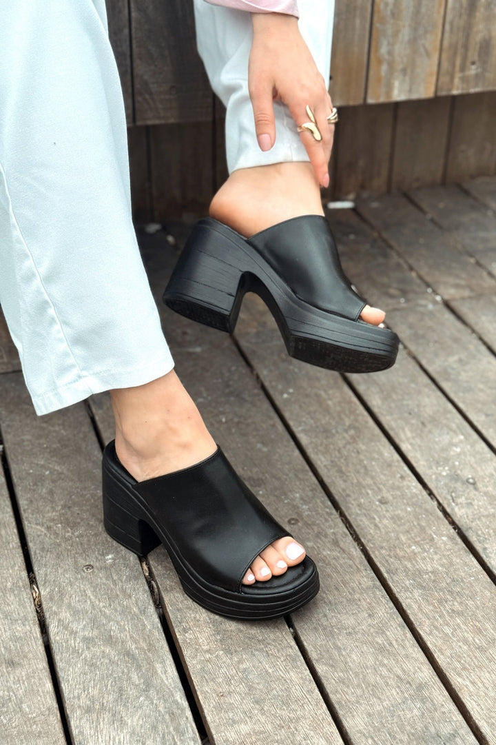 Velseya Mat Deri Kadın Topuklu Terlik Siyah - ILOVESHOES Türkiye