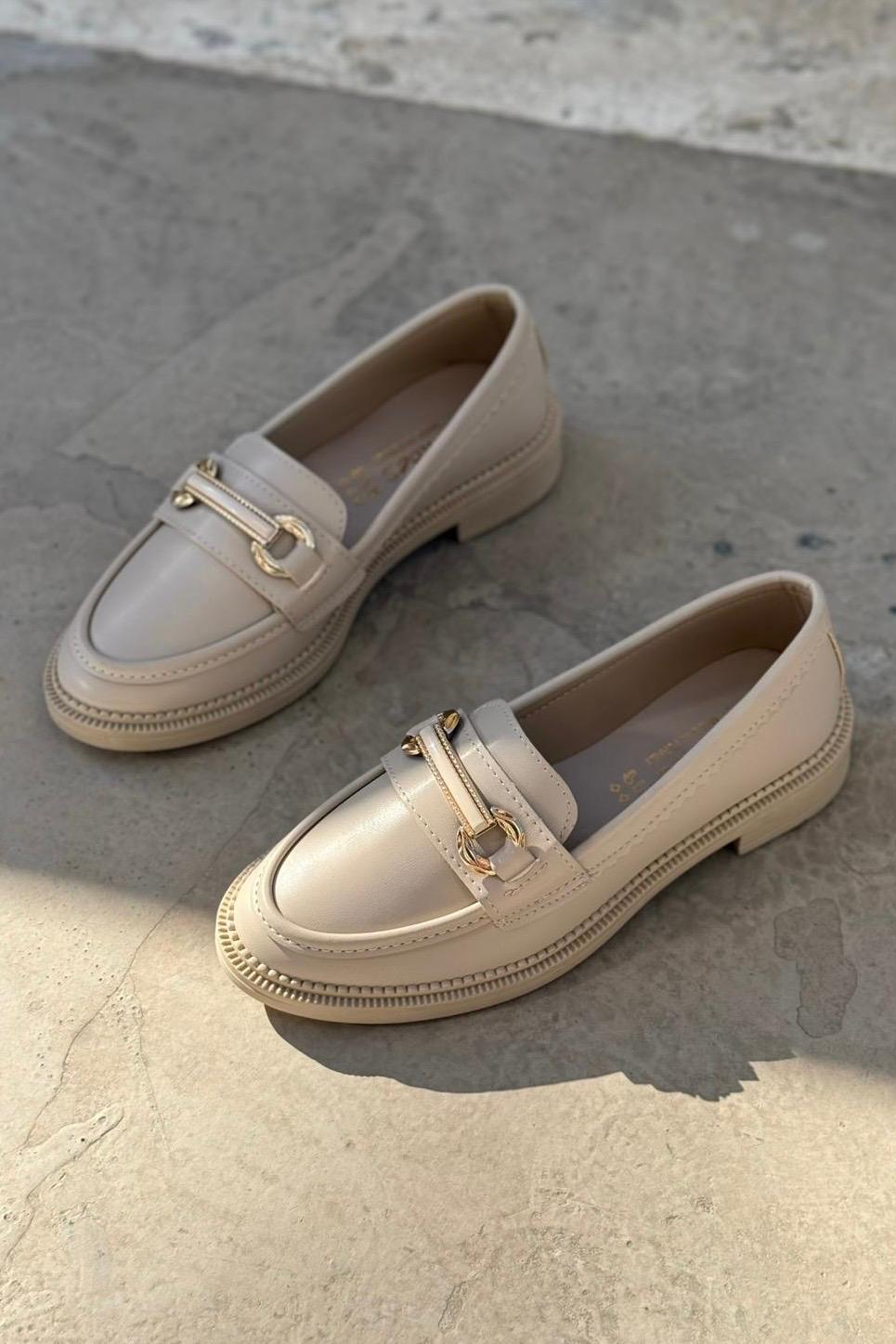 Duvra Mat Deri Bej Gold Toka Detaylı Kadın Loafer - ILOVESHOES