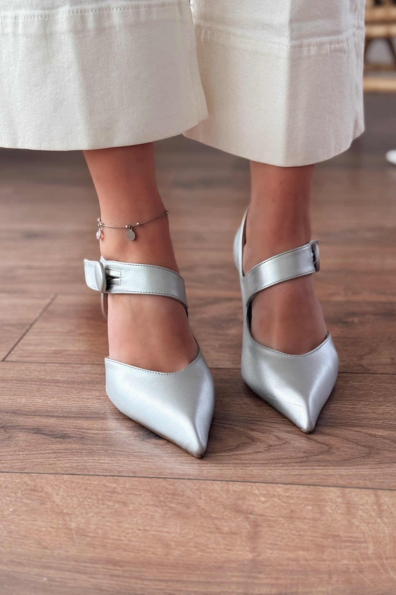 Wasord Mat Deri Düğme Detaylı Stiletto Gümüş - ILOVESHOES