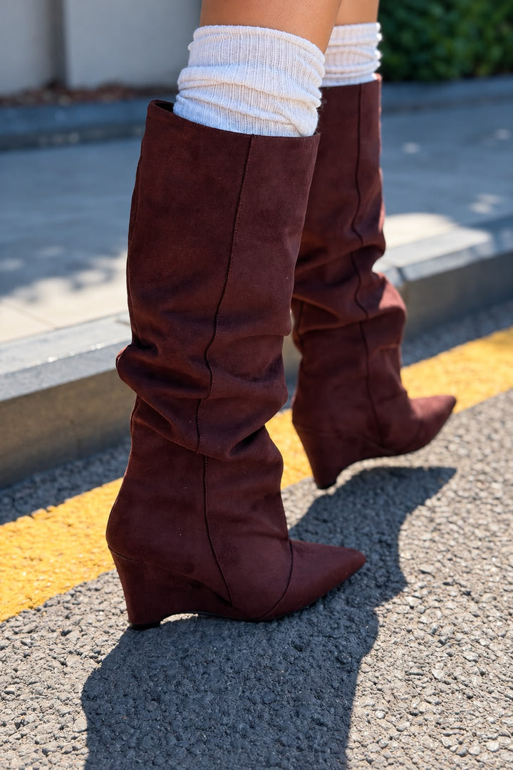 Arenia Acı Kahve Süet Kadın Dolgu Topuklu Çizme - ILOVESHOES