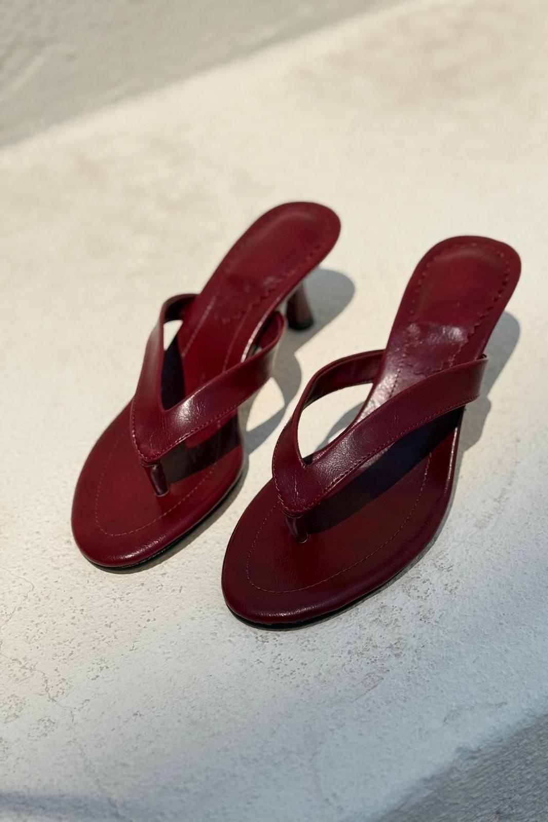Ponya Mat Deri Bordo Parmak Arası Topuklu Terlik - ILOVESHOES