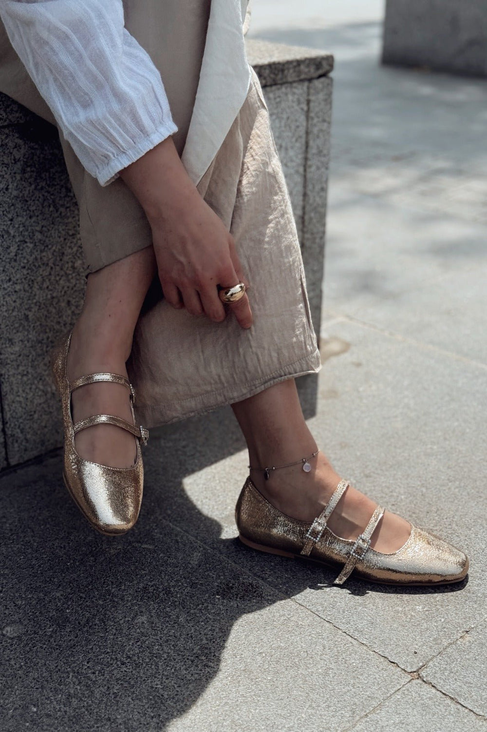 Harwor Parlak Deri Toka Detaylı Kadın Babet Gold - ILOVESHOES