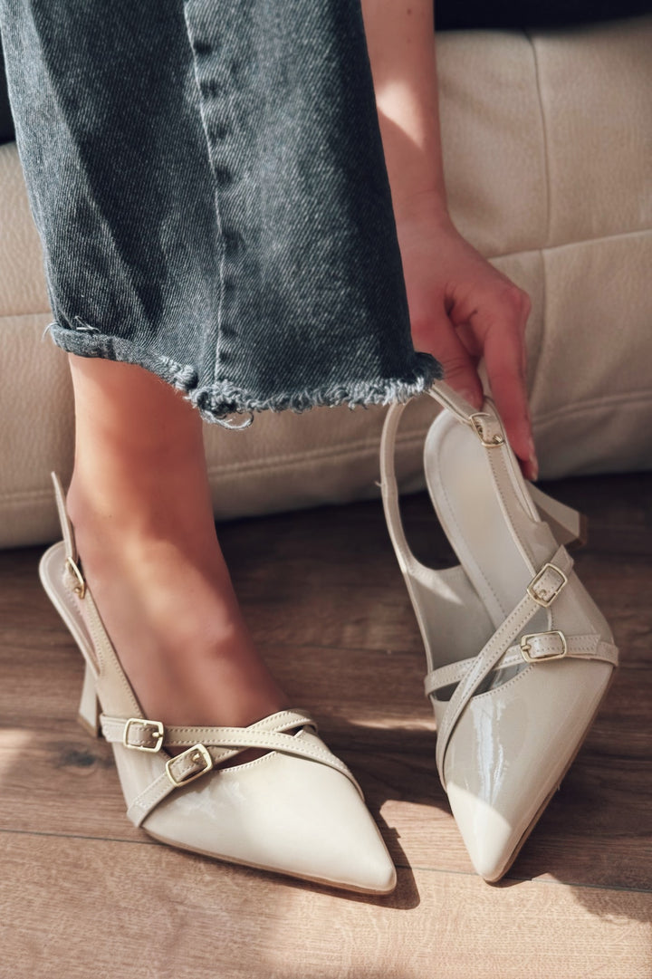 Jolira Rugan Bej Toka Detaylı Stiletto