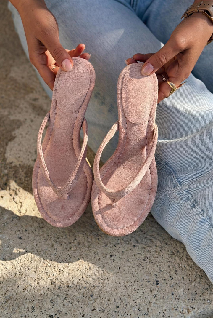 Arlene Topuklu Parmak Arası Terlik Pembe Süet - ILOVESHOES