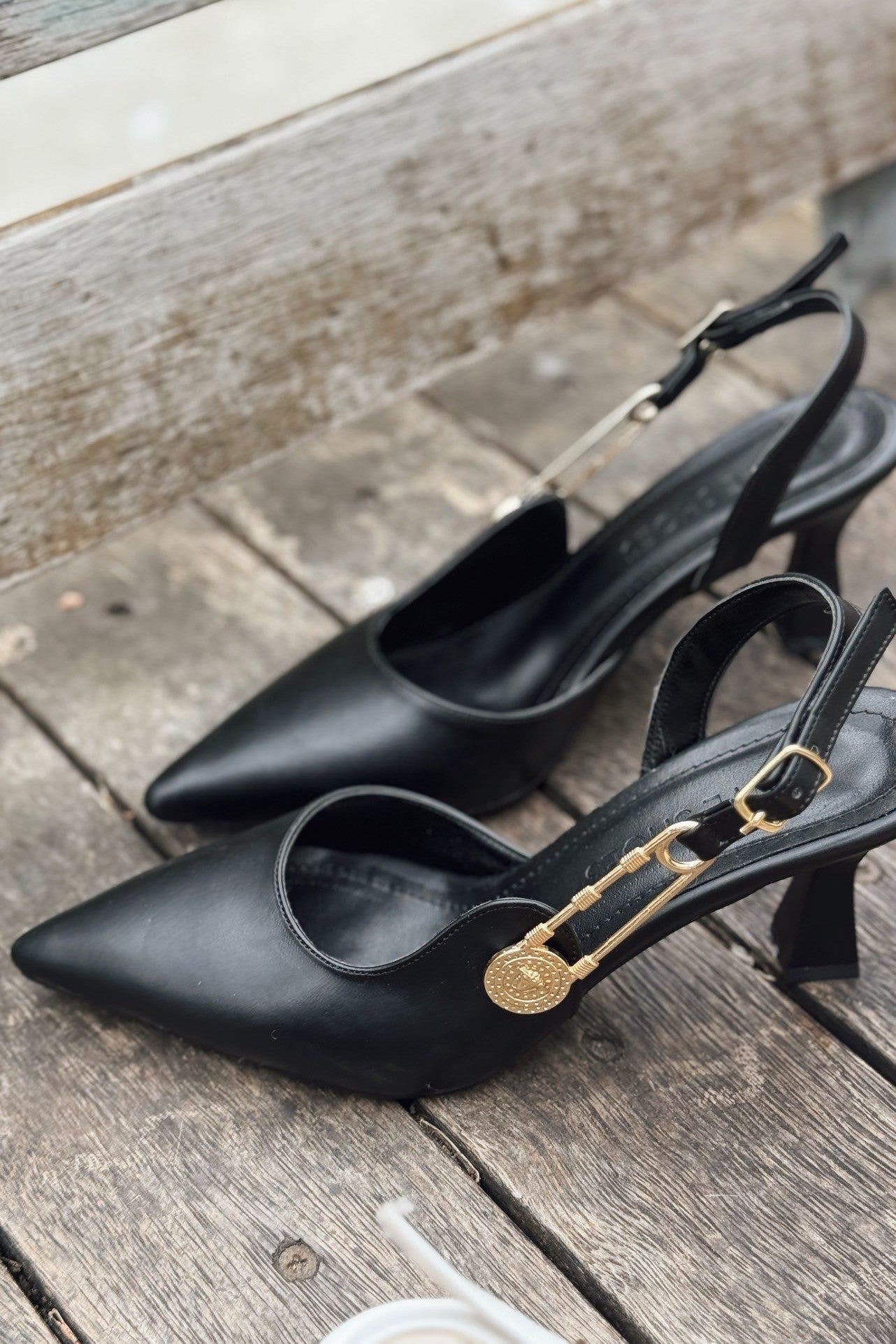 Relvor Mat Deri Siyah Toka Detaylı Stiletto