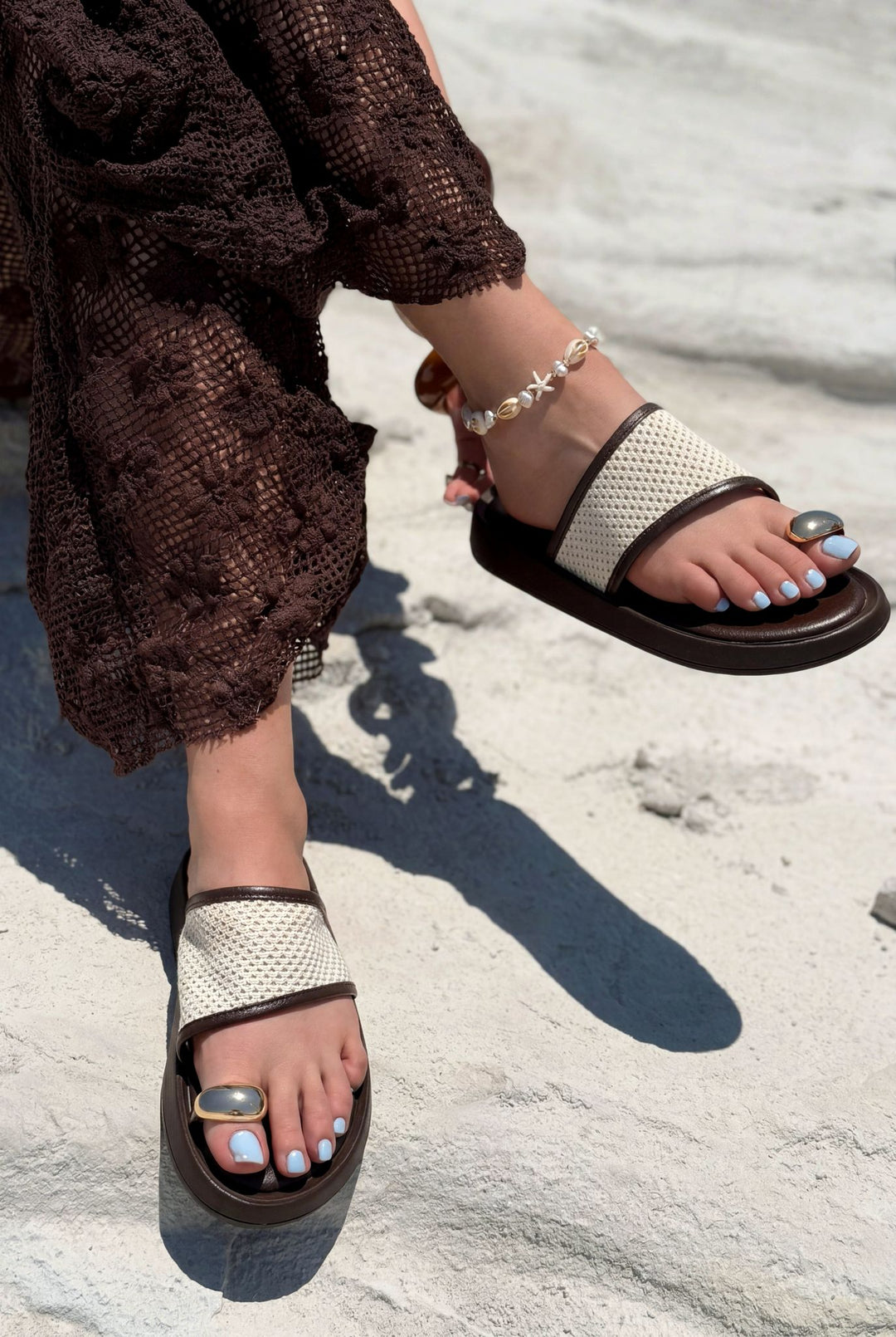 Sarven Acı Kahve Mat Deri Kadın Parmak Arası Terlik - ILOVESHOES