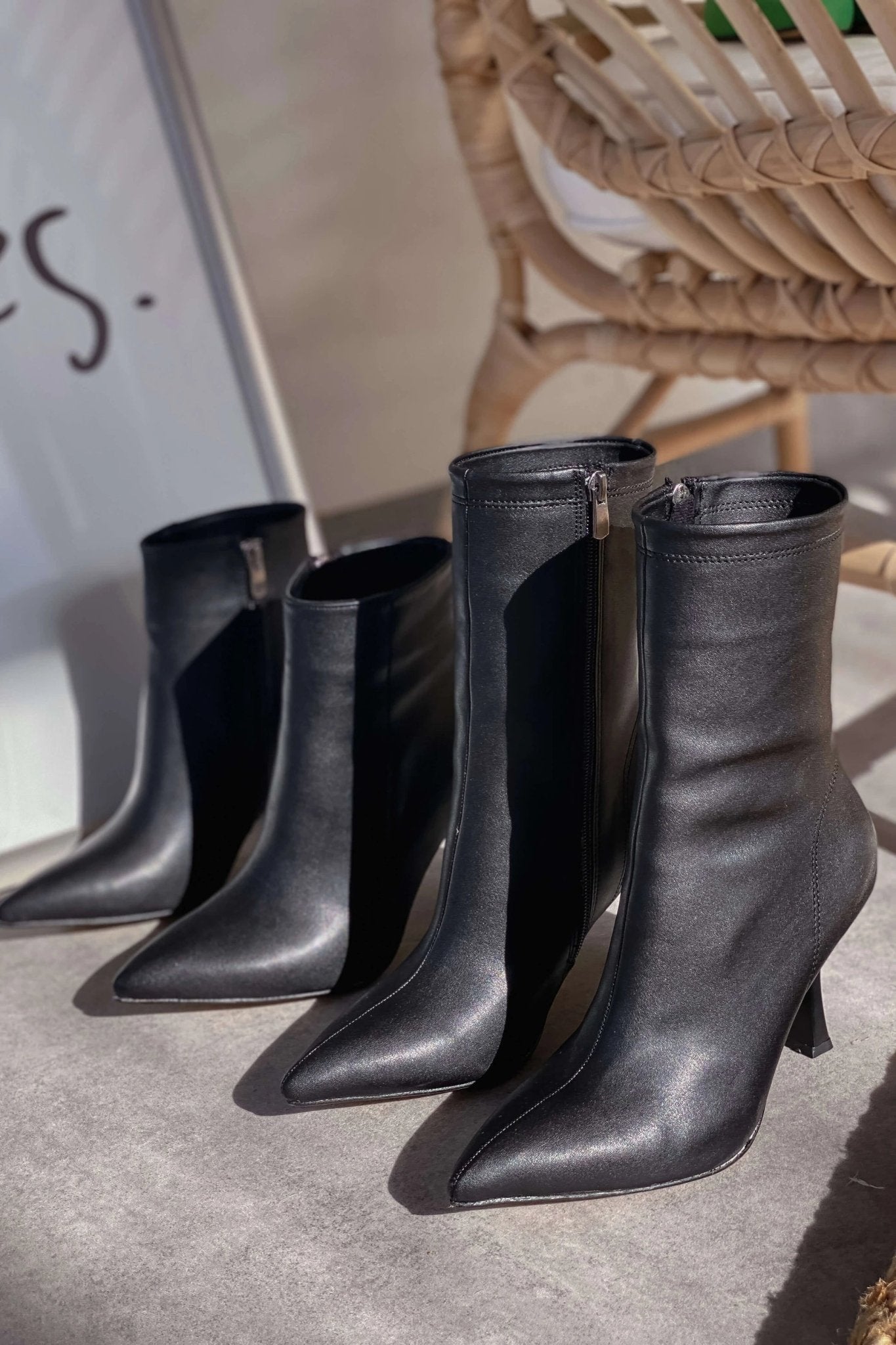 Licent Kadın Mat Deri Topuklu Bot Siyah - ILOVESHOES