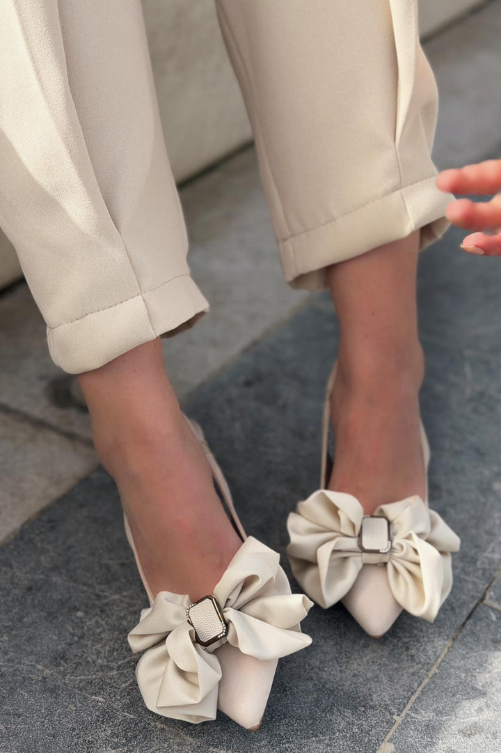 Velune Stiletto Bej Saten Fiyonk Detaylı - ILOVESHOES
