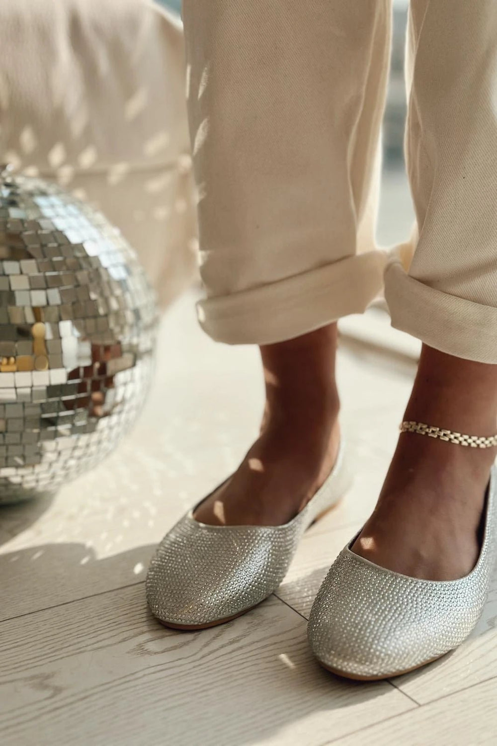 Lodiya Saten Taş Detaylı Babet Gümüş - ILOVESHOES