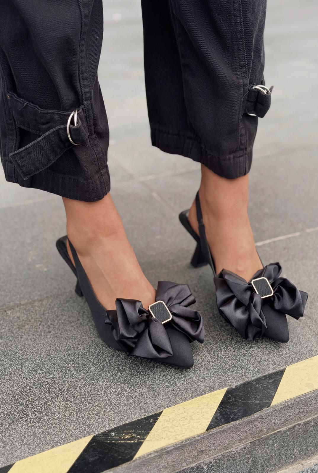 Velune Stiletto Siyah Saten Fiyonk Detaylı - ILOVESHOES