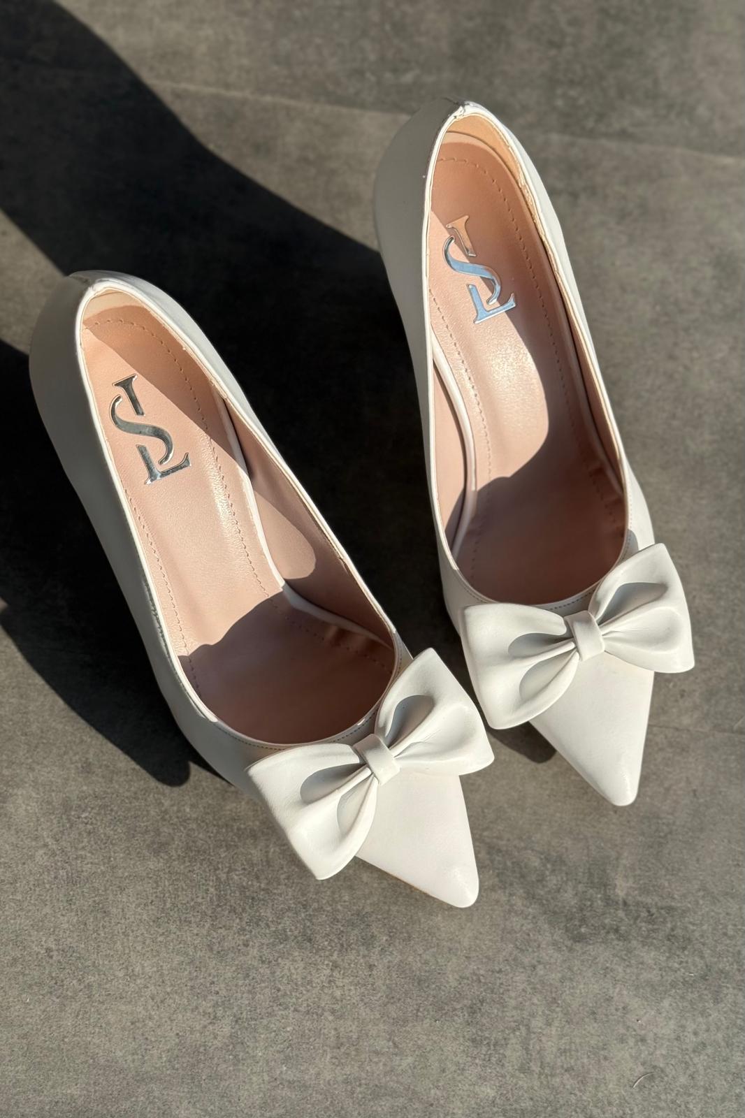 Odrin Mat Deri Beyaz Fiyonk Detaylı Stiletto - ILOVESHOES