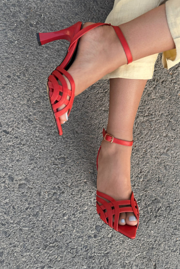 Ronel Kırmızı Bant Detaylı Mat Deri Kadın Topuklu Ayakkabı - ILOVESHOES