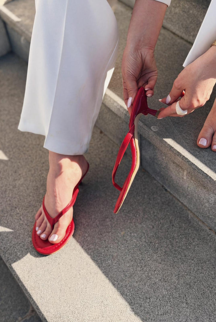 Arlene Kırmızı Mat Deri Kadın Topuklu Parmak Arası Terlik - ILOVESHOES
