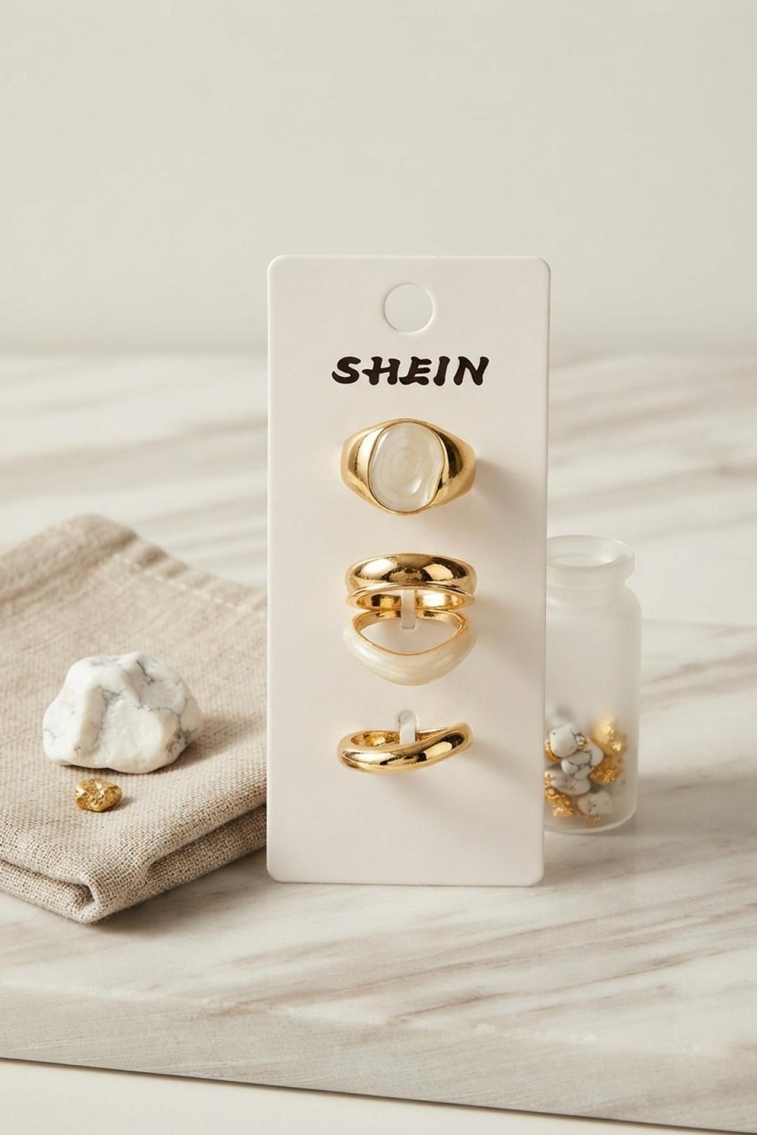 ILS-1153-Pirinç Gold Renk Zirkon Taşlı Taç Model Kadın Yüzük