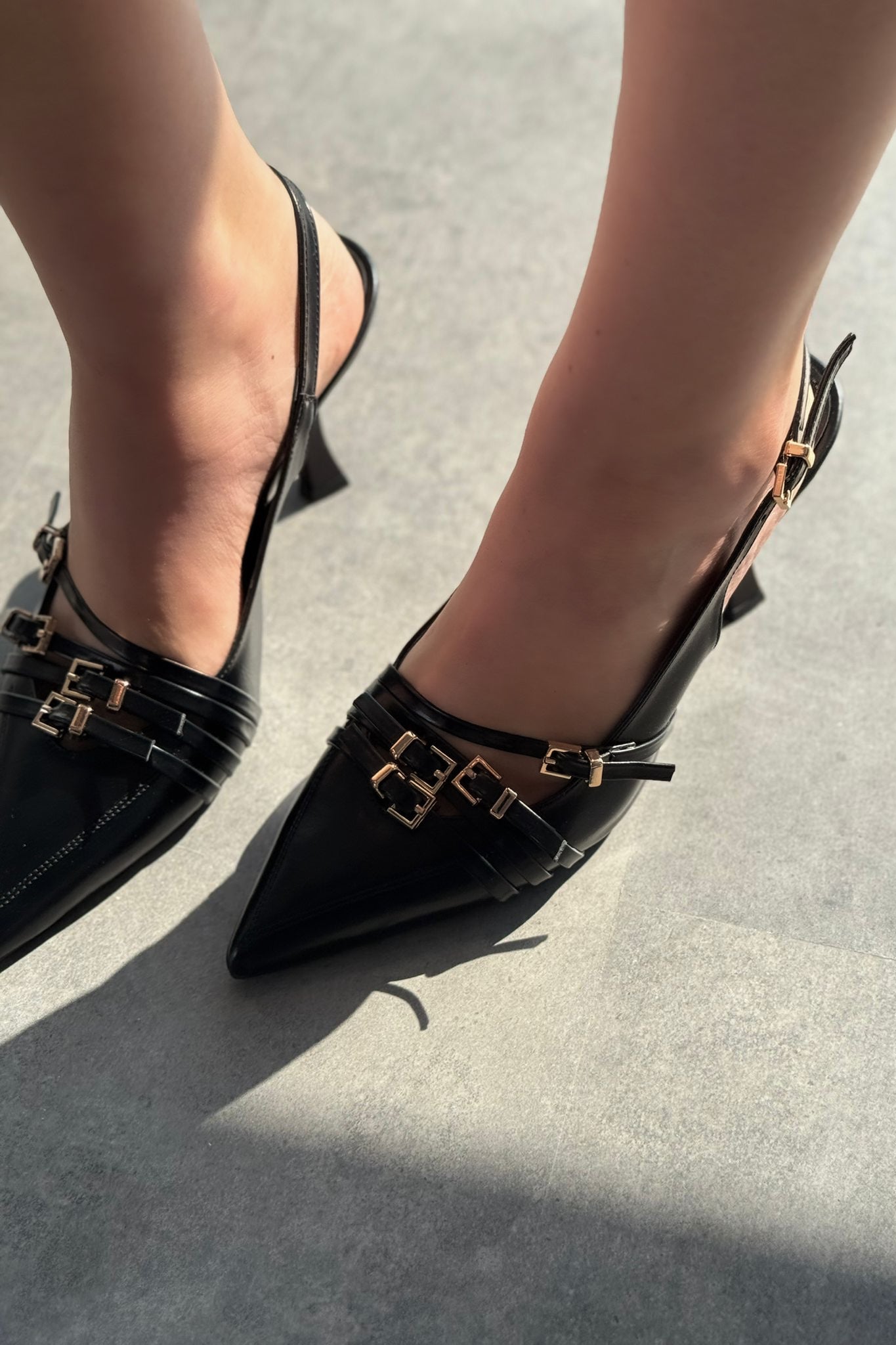 Veloro Mat Deri Toka Detaylı Siyah Stiletto - ILOVESHOES