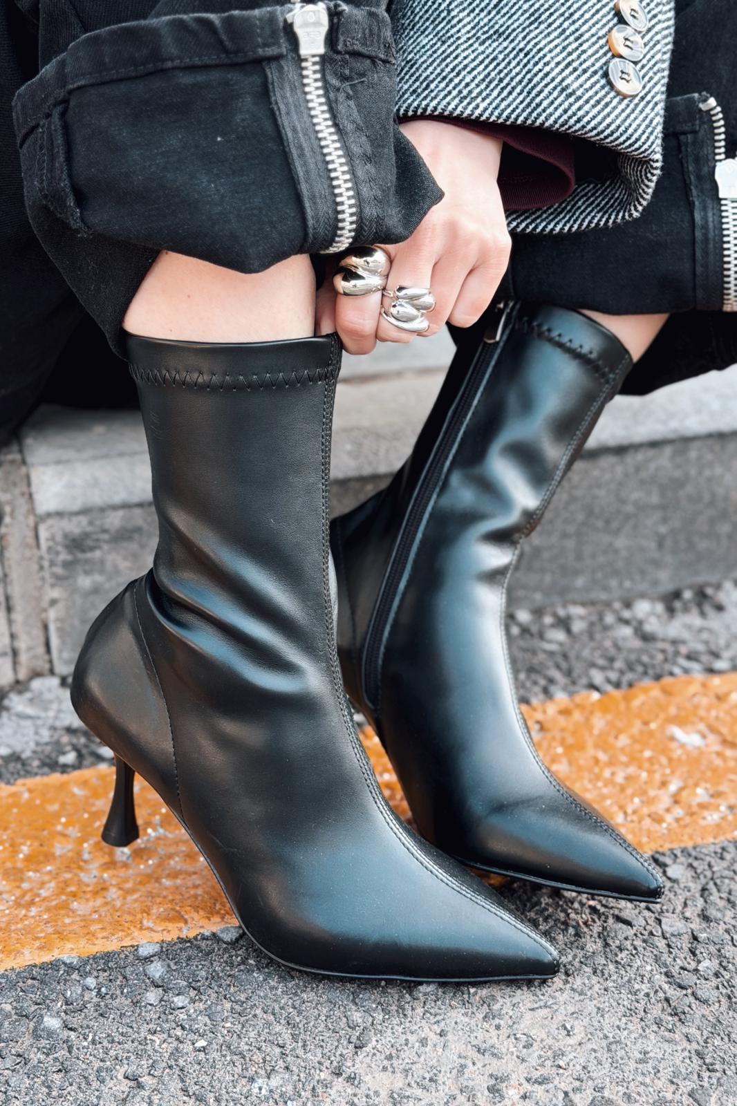 Osenia Kadın Topuklu Streç Bot Siyah Mat Deri - ILOVESHOES