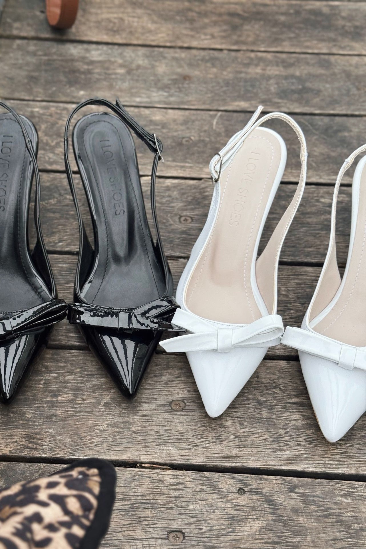 Levista Rugan Beyaz Fiyonk Detaylı Stiletto