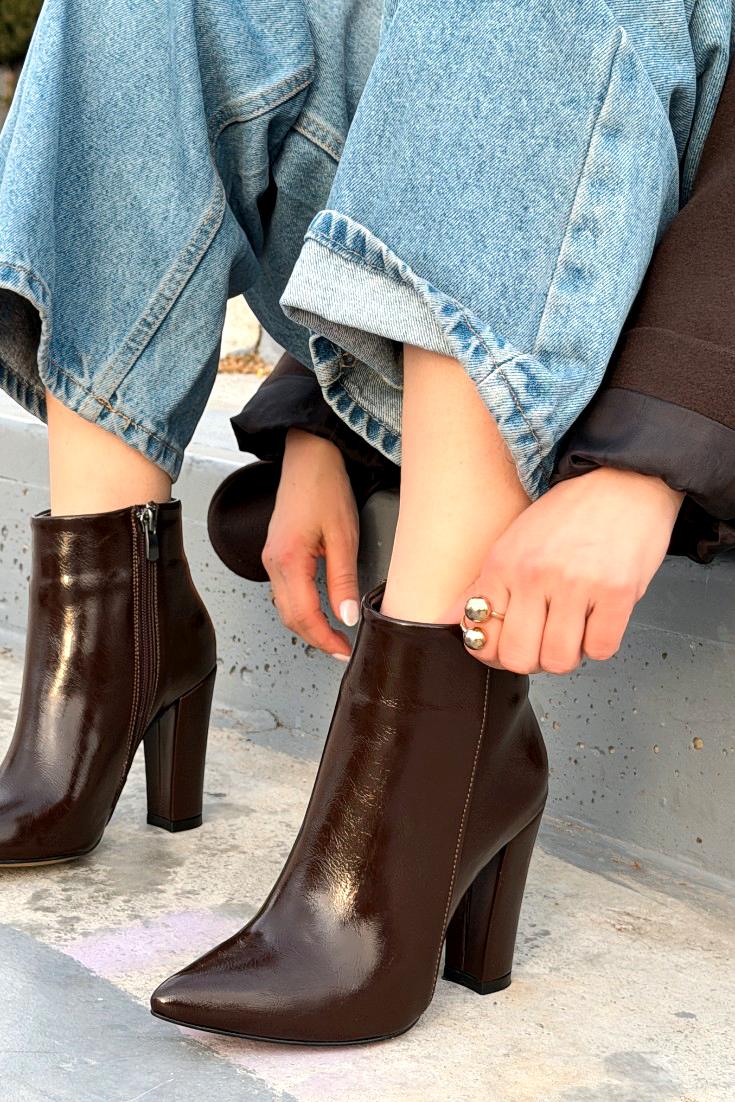 Alvora Kadın Topuklu Bot Acıkahve Kırışık Rugan - ILOVESHOES