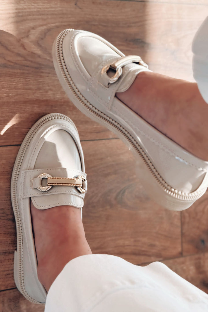 Duvra Rugan Bej Gold Toka Detaylı Kadın Loafer - ILOVESHOES