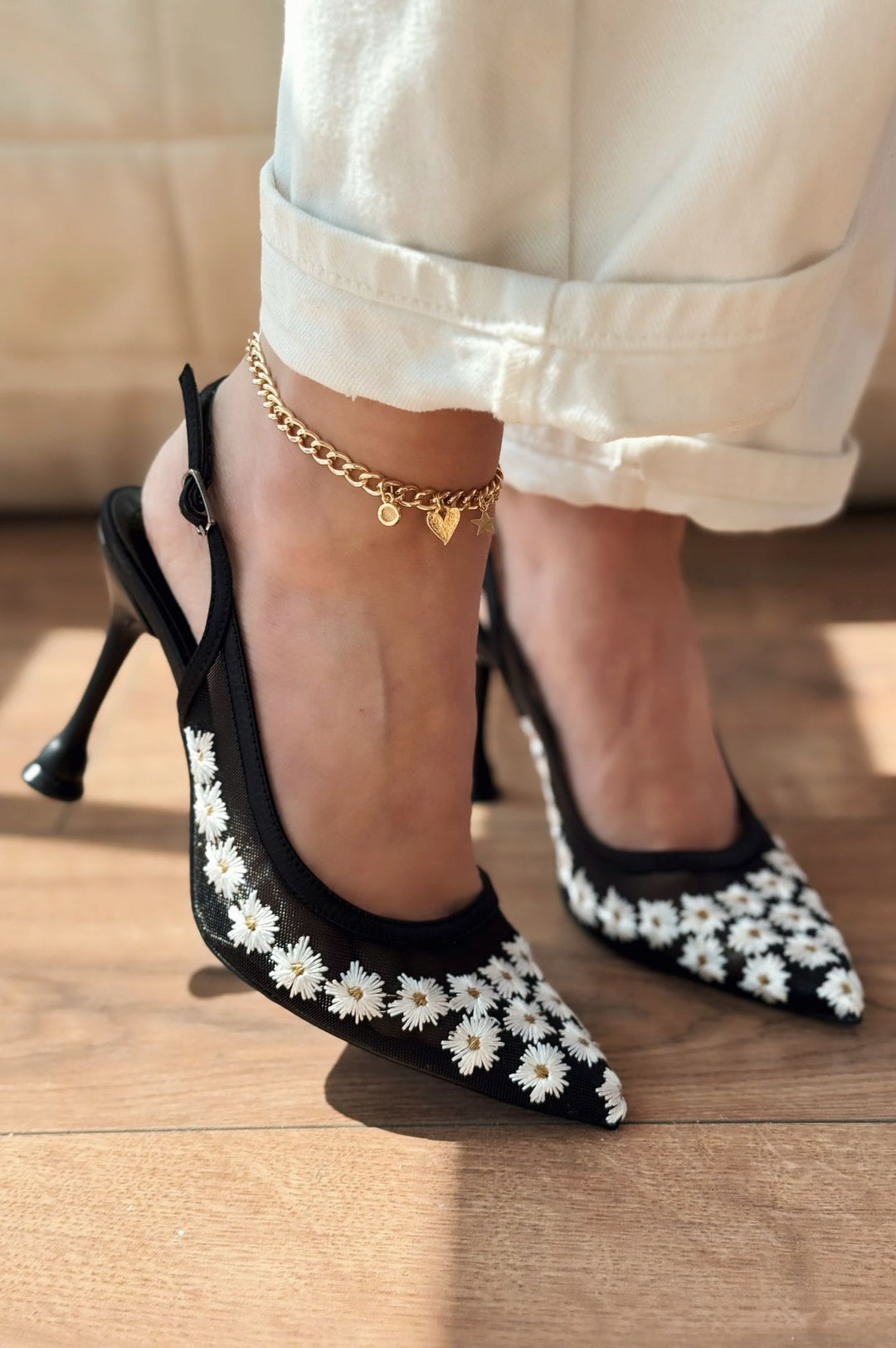Dasewi Tül Siyah Papatya Desenli Stiletto