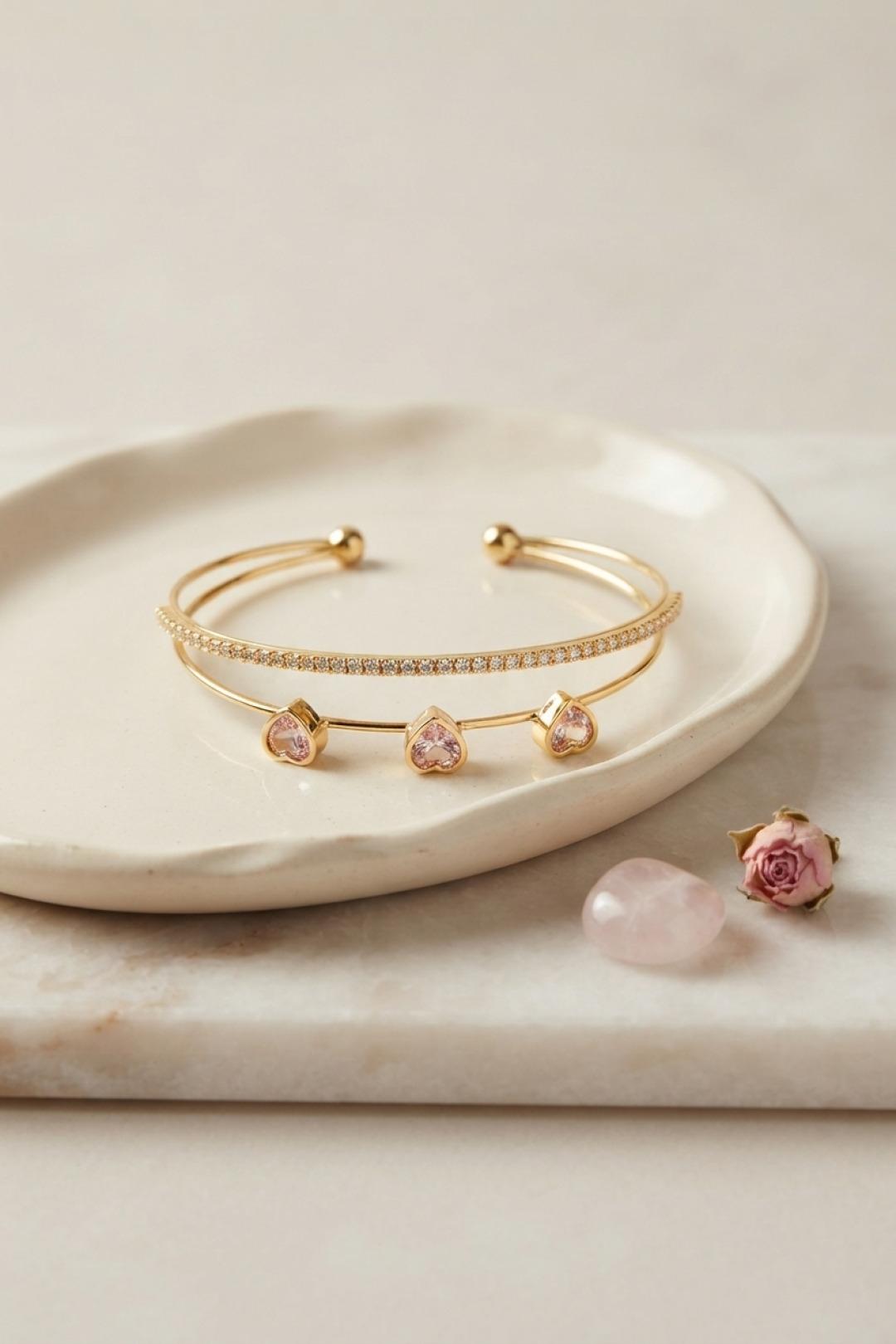 ILS-1220-Pembe Kalp Model Zirkon Taşlı Gold Renk Kadın Bileklik - ILOVESHOES