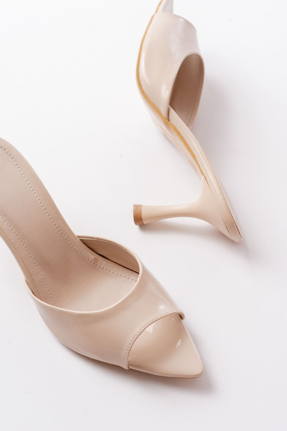 Parlo Rugan Bej Topuklu Terlik - ILOVESHOES