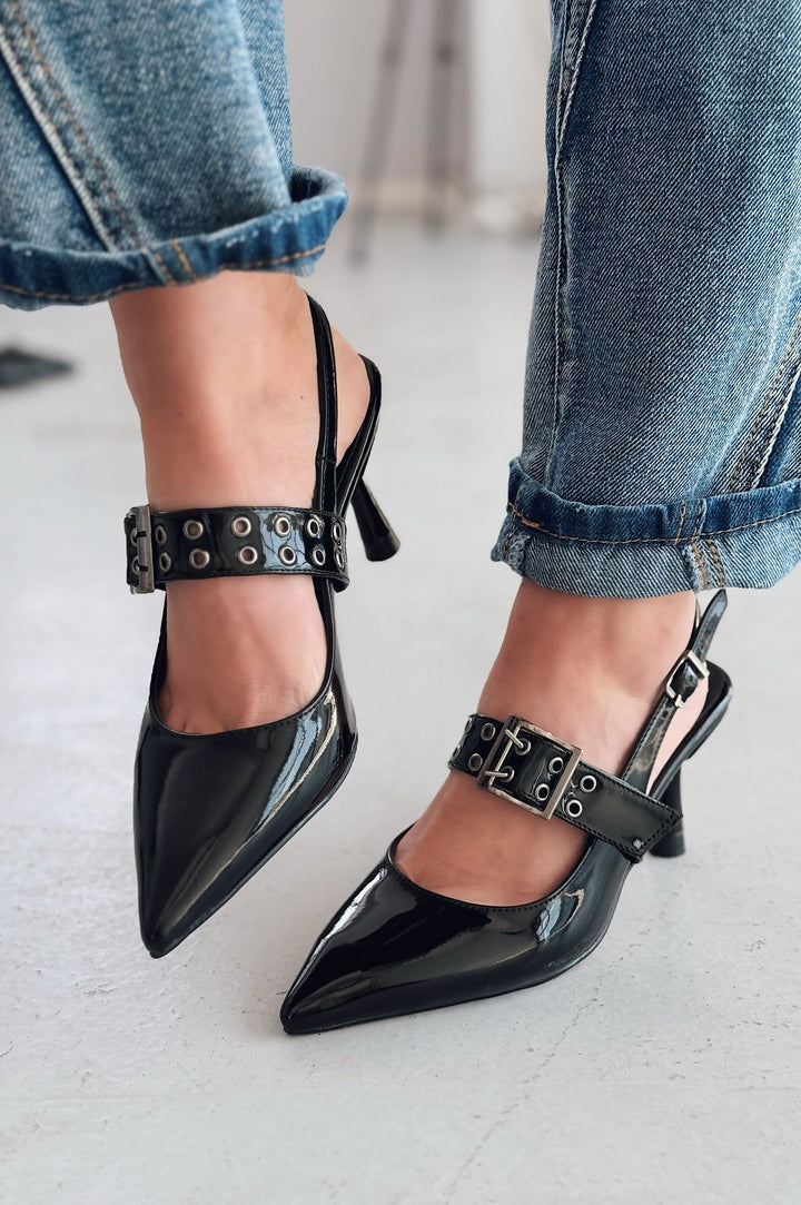 Benor Rugan Siyah Toka Detaylı Stiletto