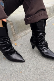 Corlin Kadın Topuklu Körüklü Bot Siyah Kırışık Rugan - ILOVESHOES