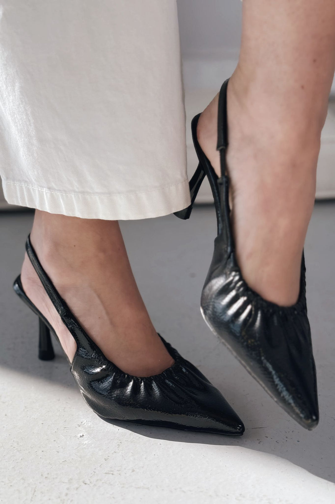 Naline Kırışık Rugan Siyah Kadın Ayakkabı - ILOVESHOES