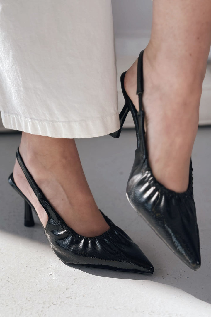 Naline Kırışık Rugan Siyah Kadın Ayakkabı - ILOVESHOES