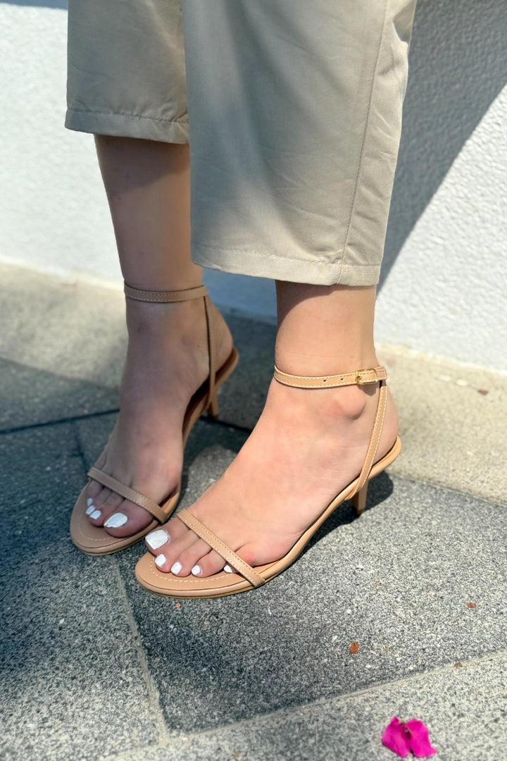 Colva Mat Deri Nude Tek Bant Topuklu Ayakkabı - ILOVESHOES