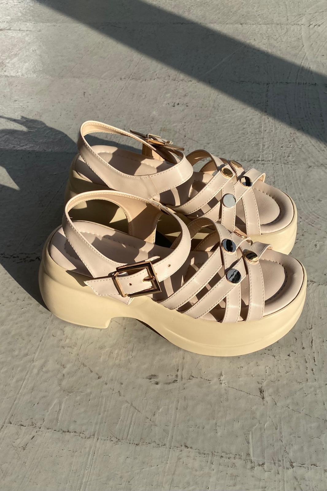 Tonels Mat Deri Kalın Taban Kadın Sandalet Bej - ILOVESHOES