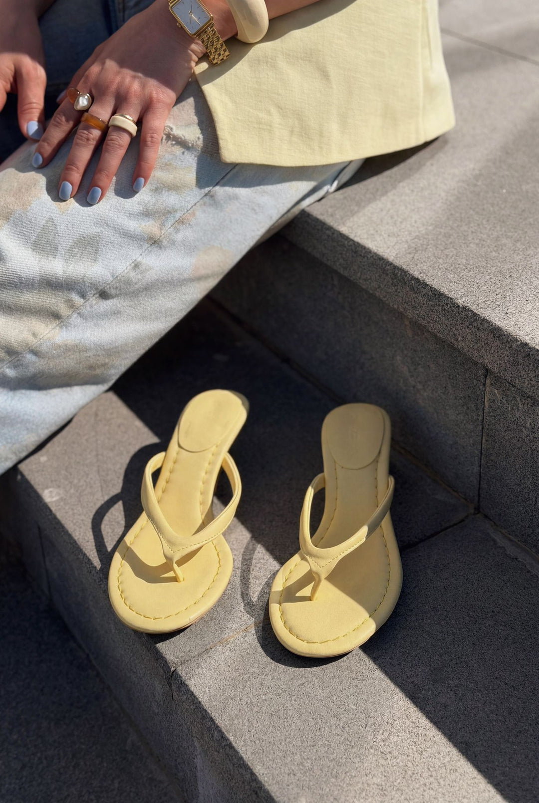 Arlene Sarı Mat Deri Kadın Parmak Arası Topuklu Terlik - ILOVESHOES