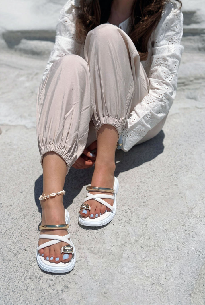 Tirano Beyaz Mat Deri Kadın Parmak Arası Terlik - ILOVESHOES
