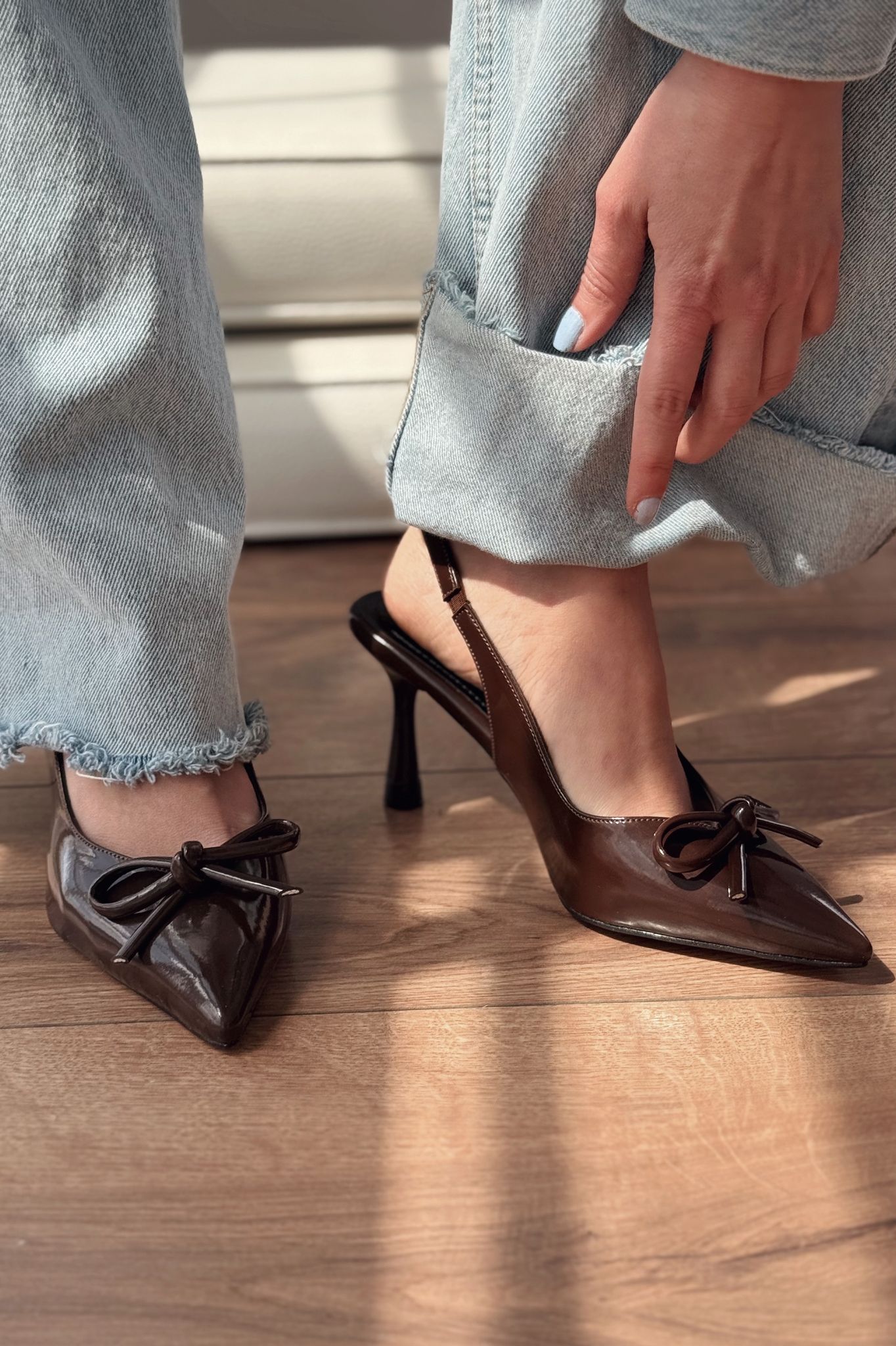 Avalis Rugan Kahverengi Fiyonk Detaylı Topuklu Kadın Ayakkabı - ILOVESHOES Türkiye