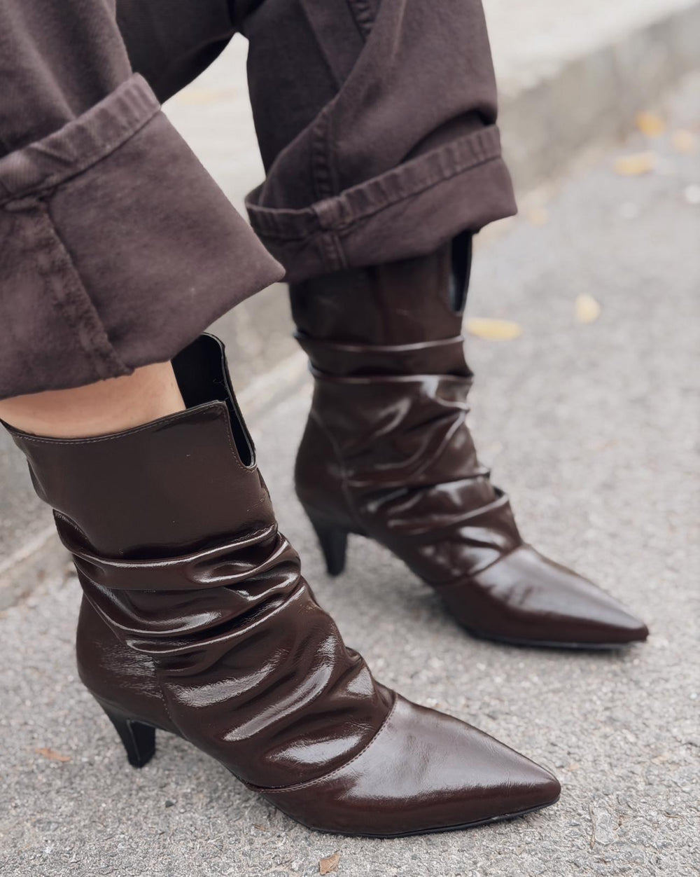 Corlin Kadın Topuklu Körüklü Bot Acıkahve Kırışık Rugan - ILOVESHOES