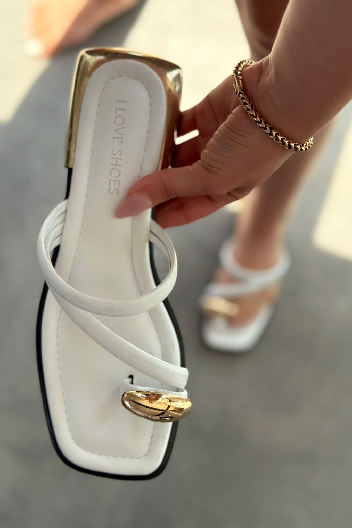 Orensa Mat Deri Toka Detaylı Kadın Terlik Beyaz - ILOVESHOES