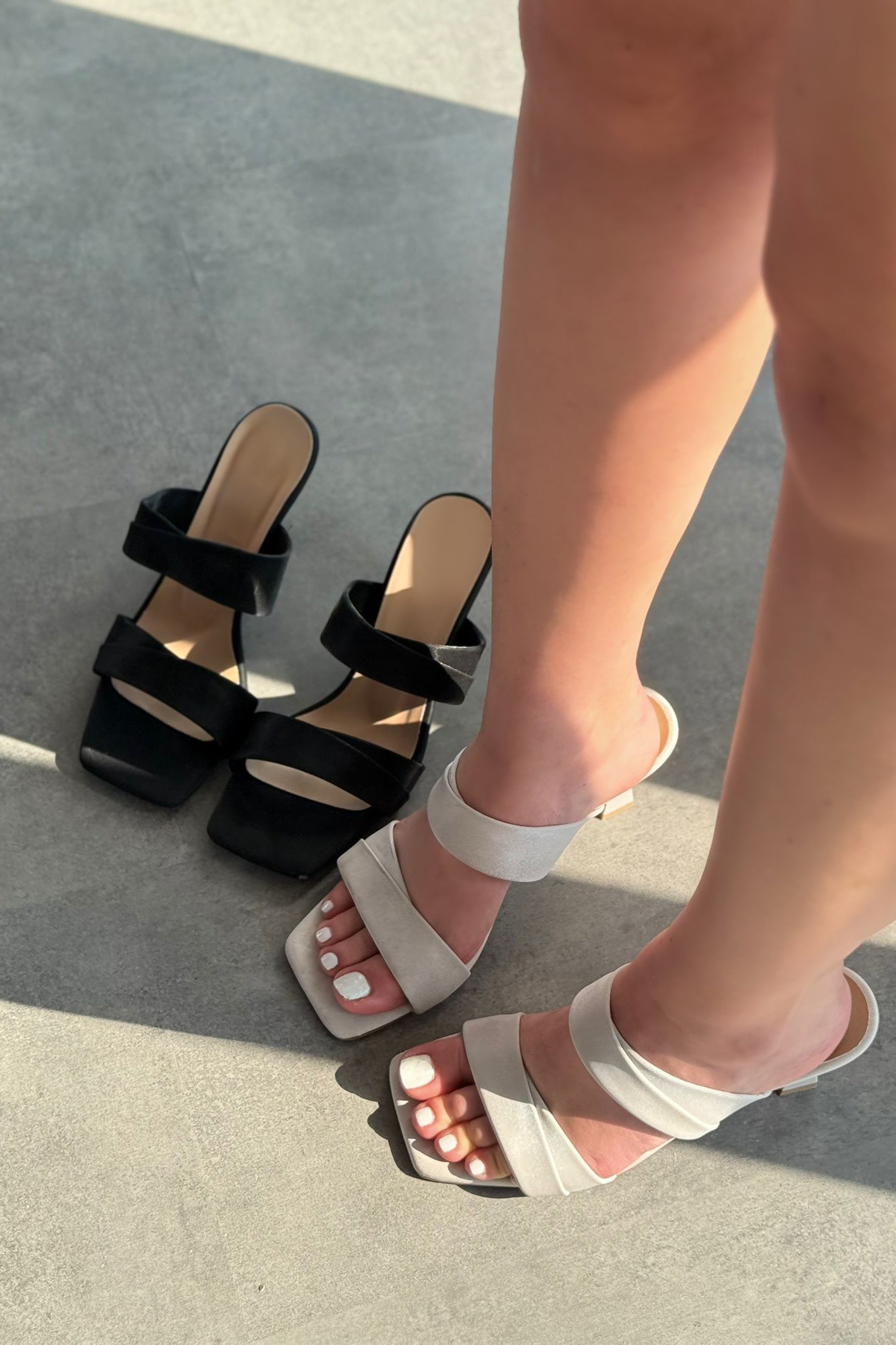 Mirvo Mat Deri Gri Bant Detaylı Topuklu Terlik - ILOVESHOES