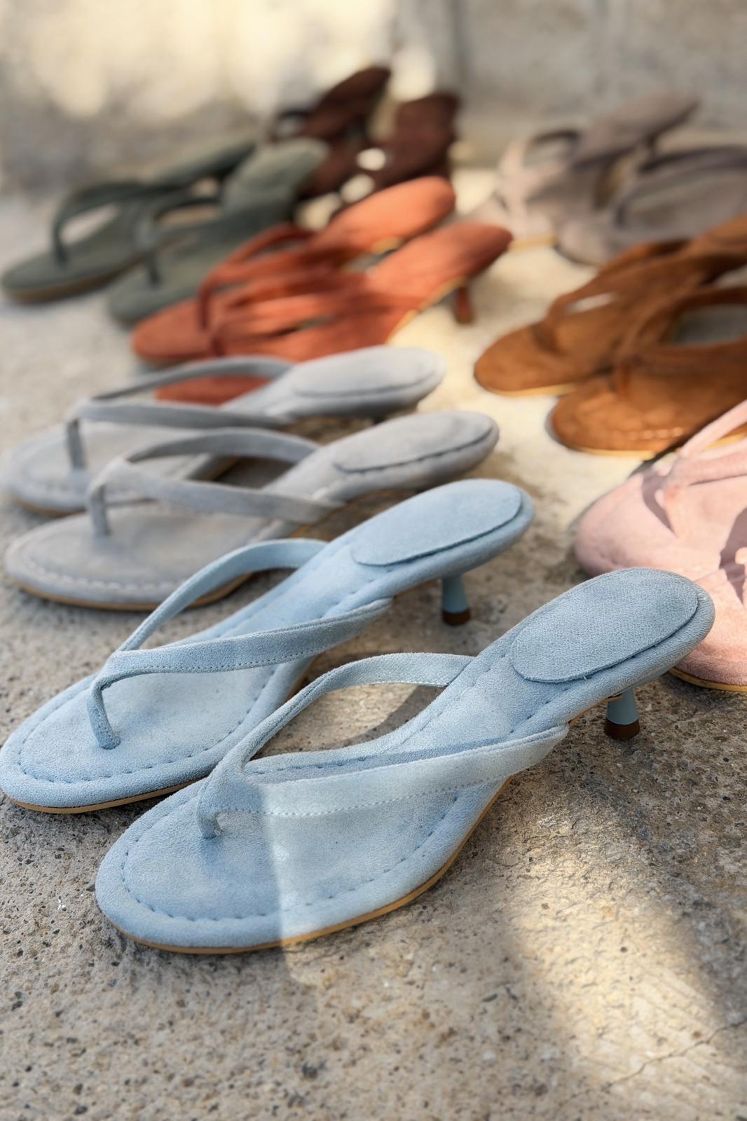 Arlene Topuklu Parmak Arası Terlik Vizon Süet - ILOVESHOES