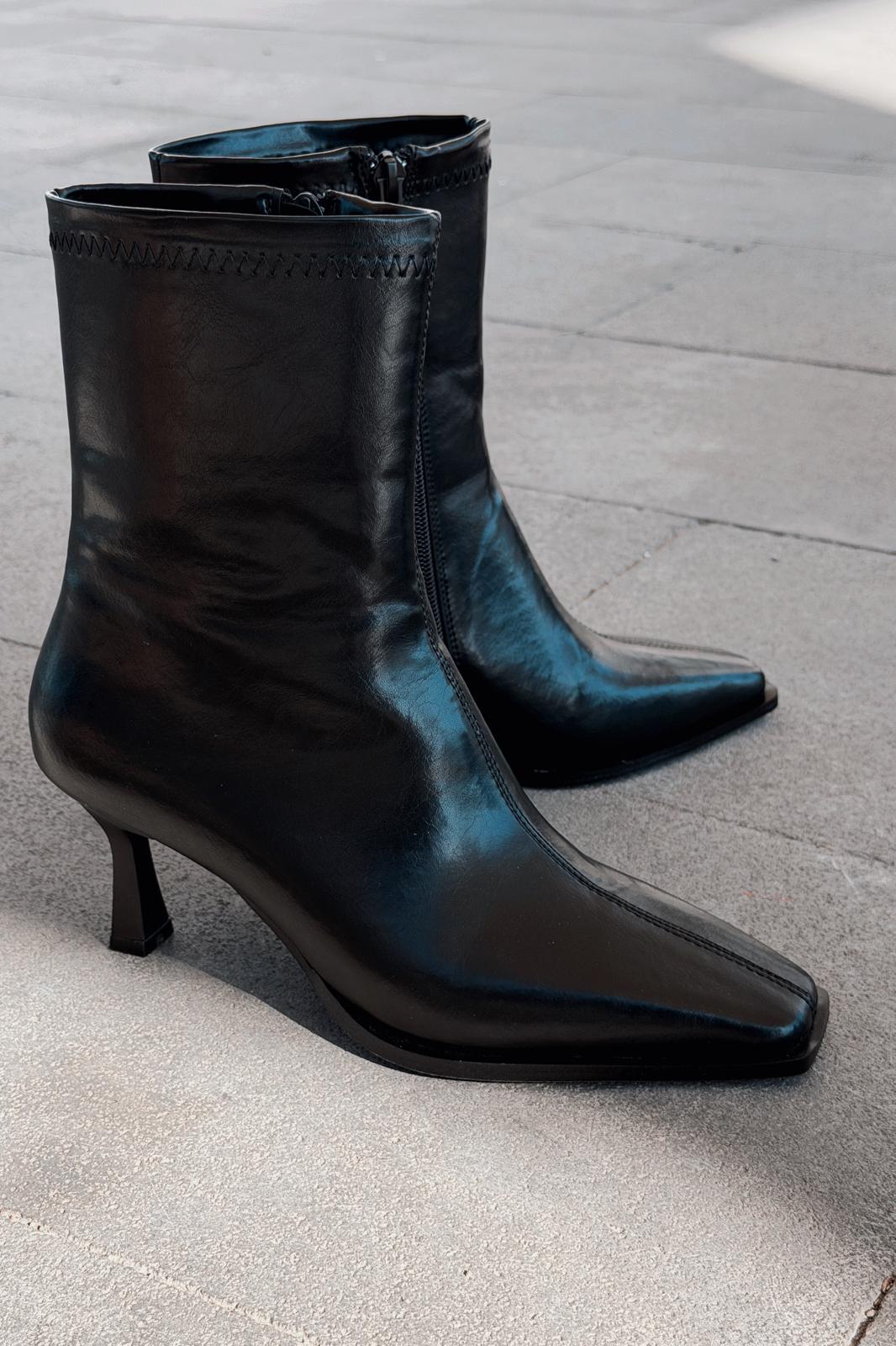 Alderie Kadın Topuklu Bot Siyah Mat Deri - ILOVESHOES