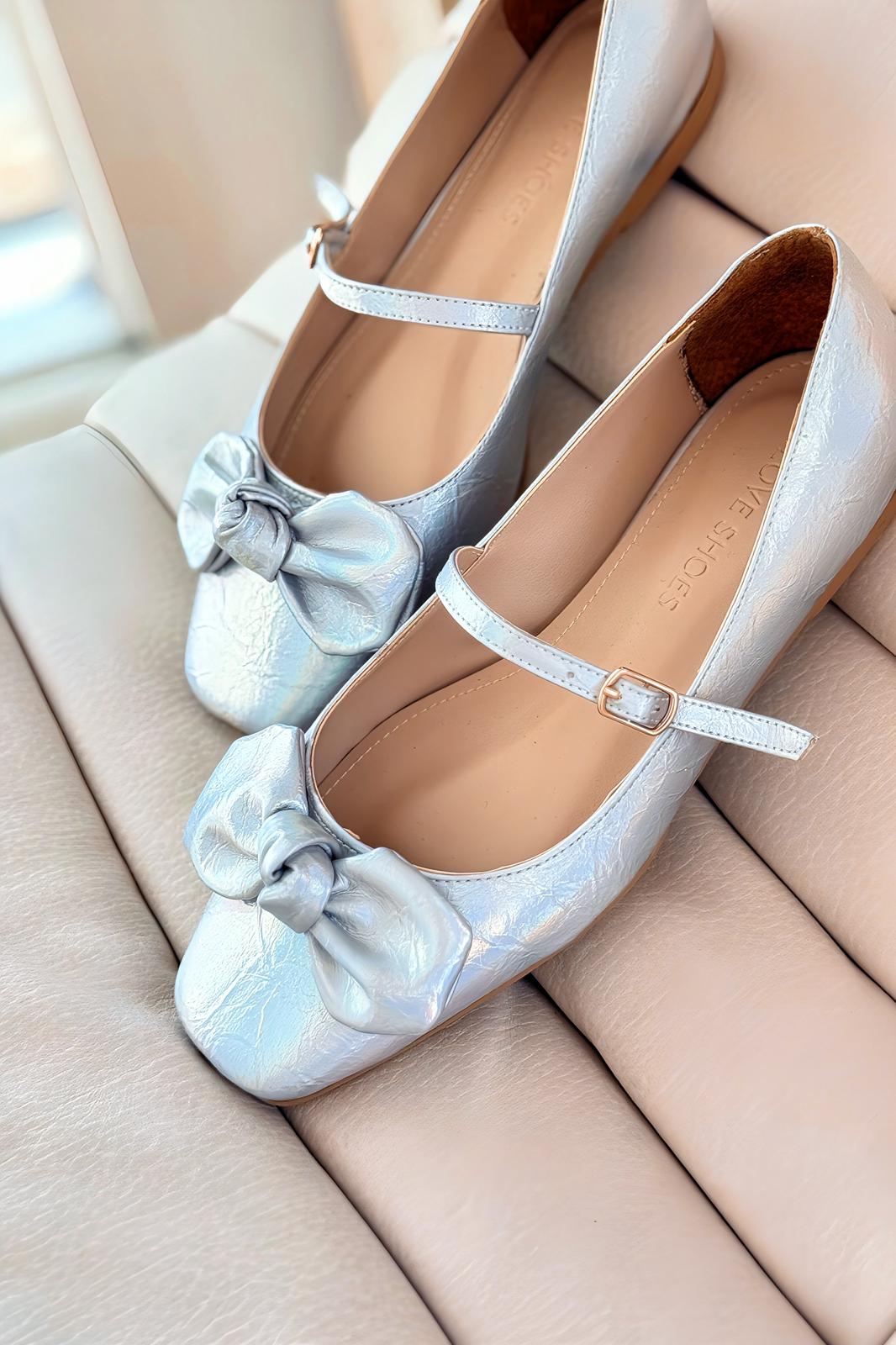Ratins Kırışık Deri Hologram Kurdele Detaylı Kadın Babet Gümüş - ILOVESHOES
