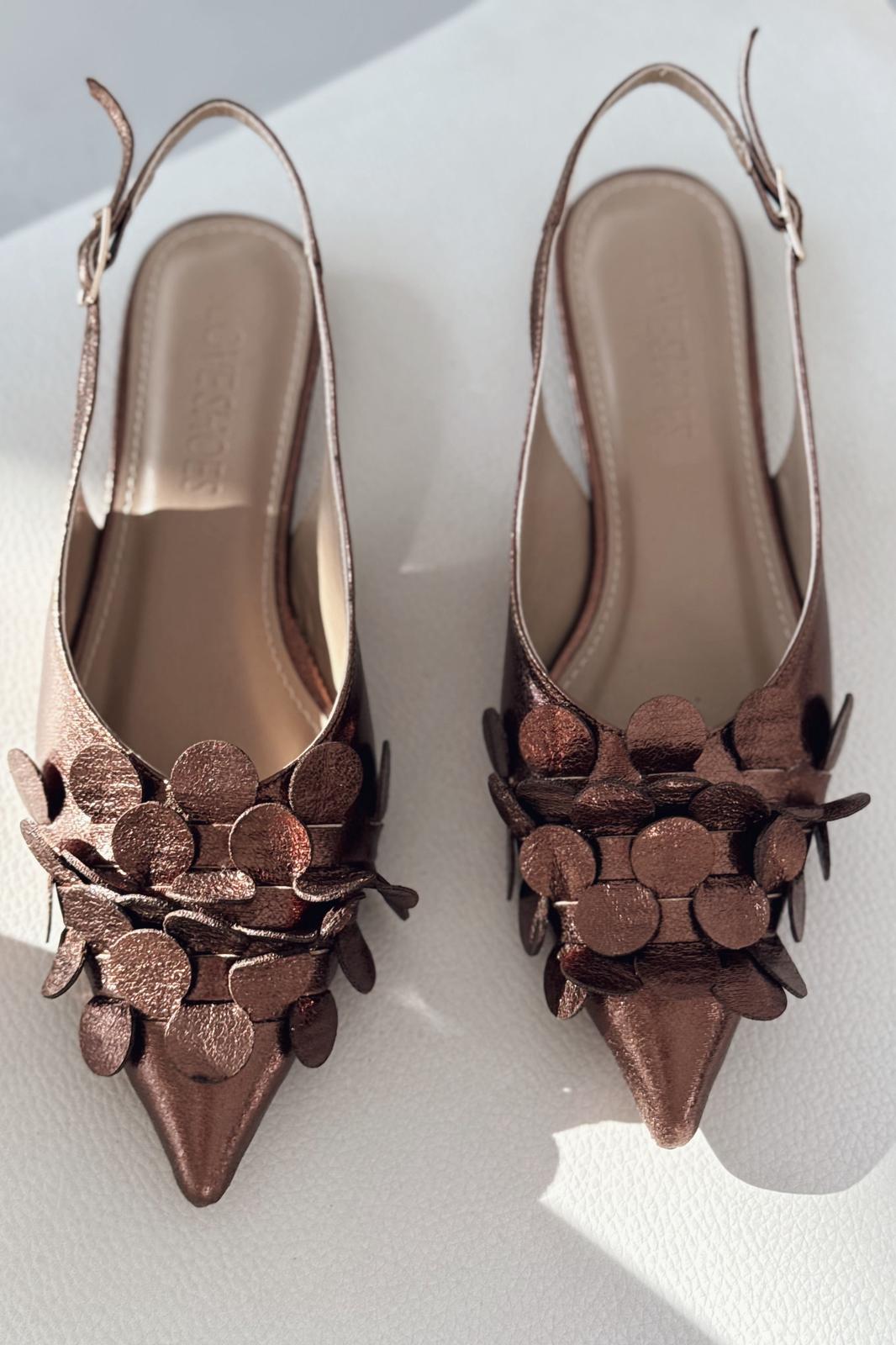 Monira Parlak Deri Bronz Aplike Detaylı Babet - ILOVESHOES