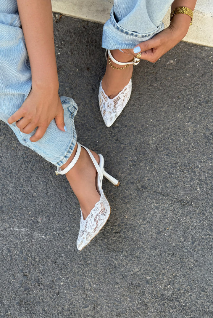 Moryna Beyaz  Dantel Kadın Stiletto
