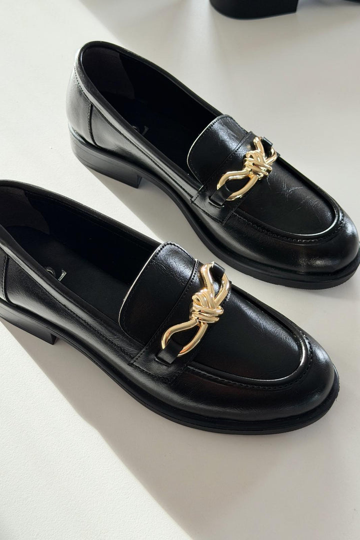 Norel Kadın Loafer Siyah Mat Deri Fiyonk Detaylı - ILOVESHOES