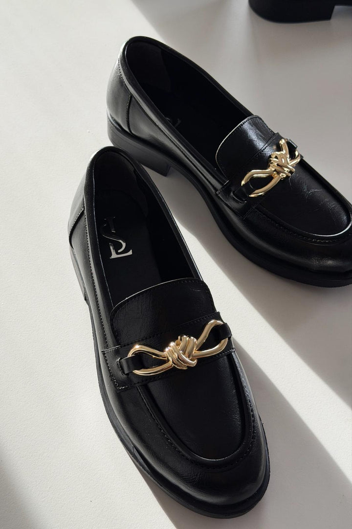 Norel Kadın Loafer Siyah Mat Deri Fiyonk Detaylı - ILOVESHOES