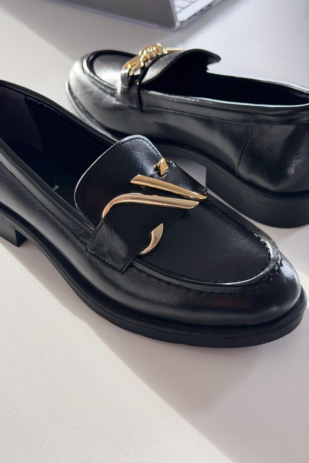 Vantor Kadın Loafer Siyah Mat Deri Toka Detaylı - ILOVESHOES