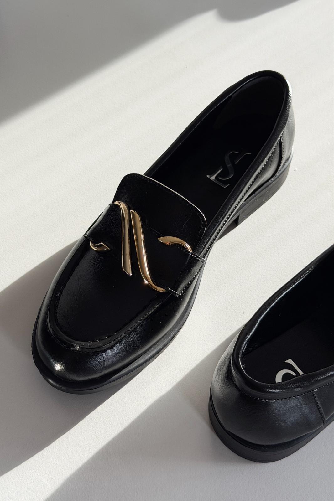 Vantor Kadın Loafer Siyah Mat Deri Toka Detaylı - ILOVESHOES