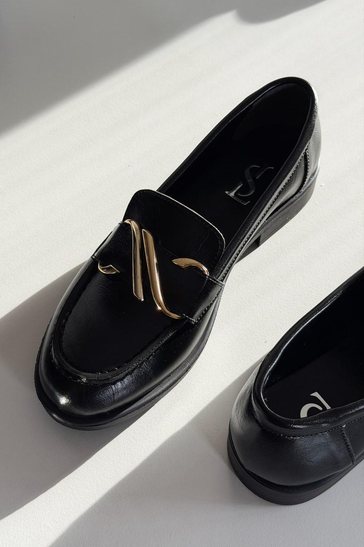 Vantor Kadın Loafer Siyah Mat Deri Toka Detaylı - ILOVESHOES