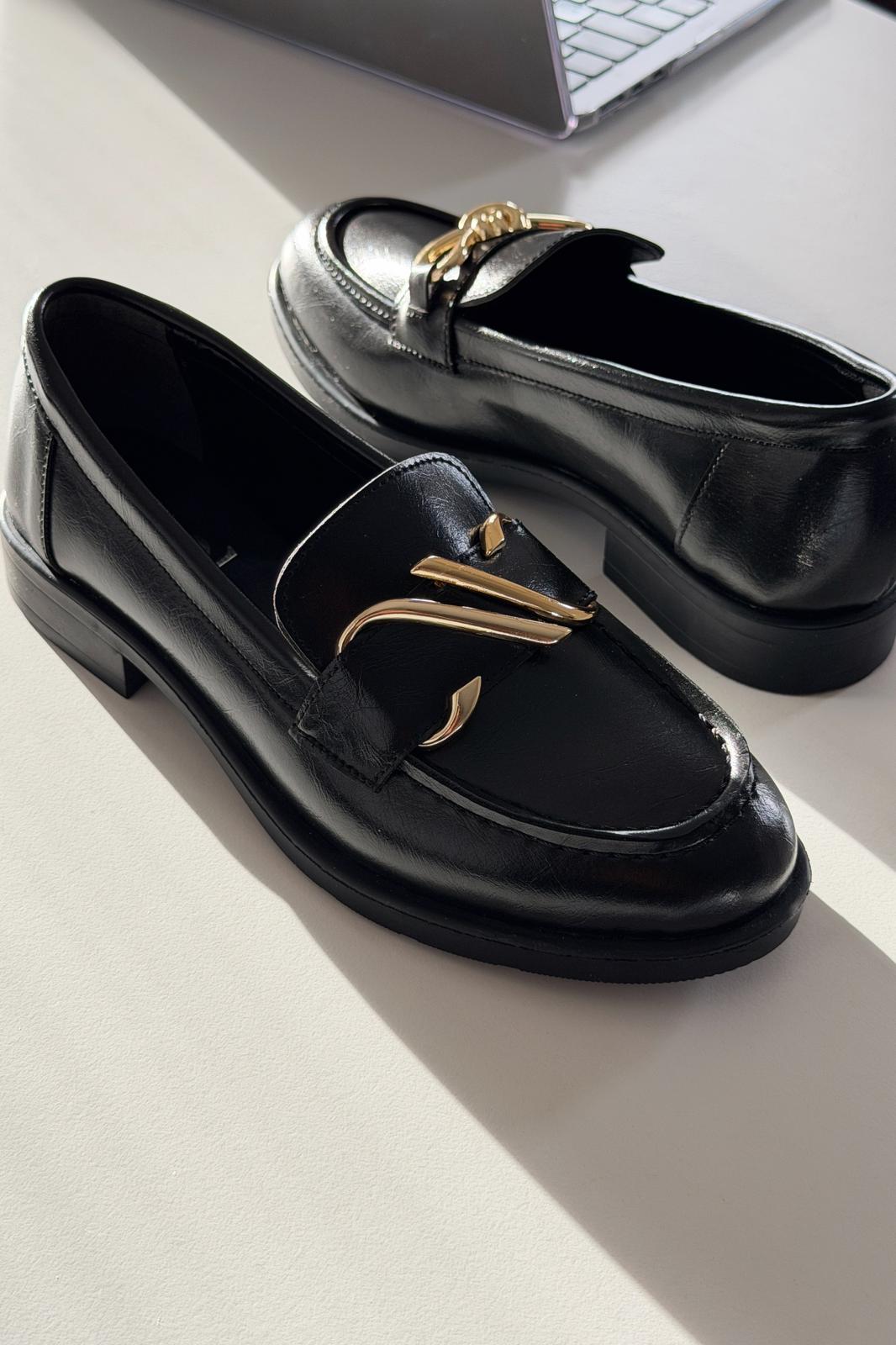 Vantor Kadın Loafer Siyah Mat Deri Toka Detaylı - ILOVESHOES