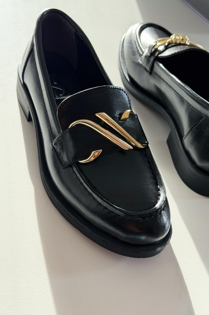 Vantor Kadın Loafer Siyah Mat Deri Toka Detaylı - ILOVESHOES